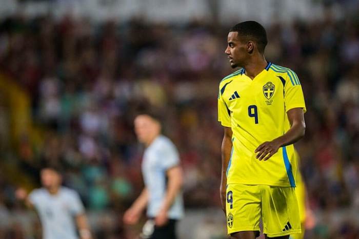 Alexander Isak Gunakan Waktu di Timnas Swedia untuk Persiapan Liverpool