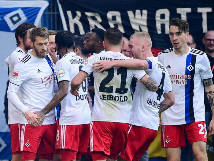 HSV Tanpa Neuer, Fans Laga Jadi Hambar Bro!
