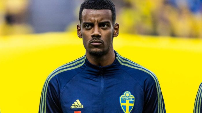 Alexander Isak Gunakan Waktu di Timnas Swedia untuk Persiapan Liverpool